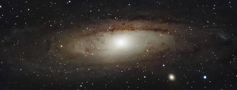 The Andromeda Galaxy through the DWARF mini